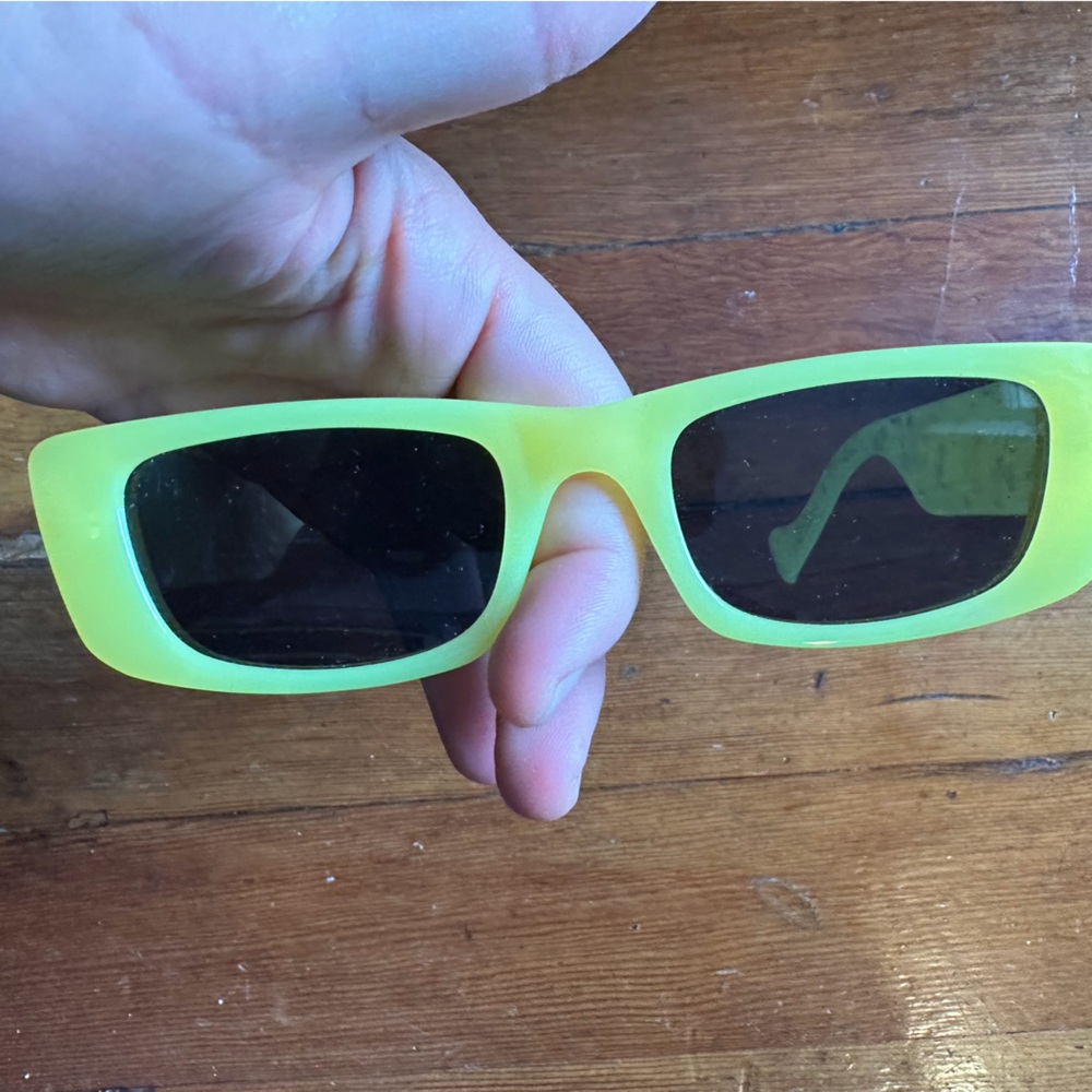 Yellow Rectangular Sunglasses - Picture 4 of 4